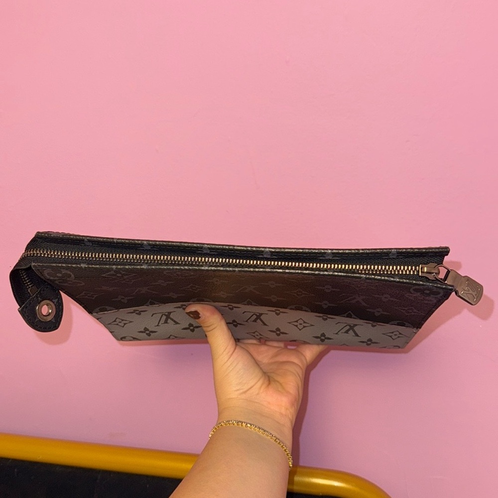 Louis Vuitton Monogram Clutch/Pouch - Black and Gray - Picture 6 of 8